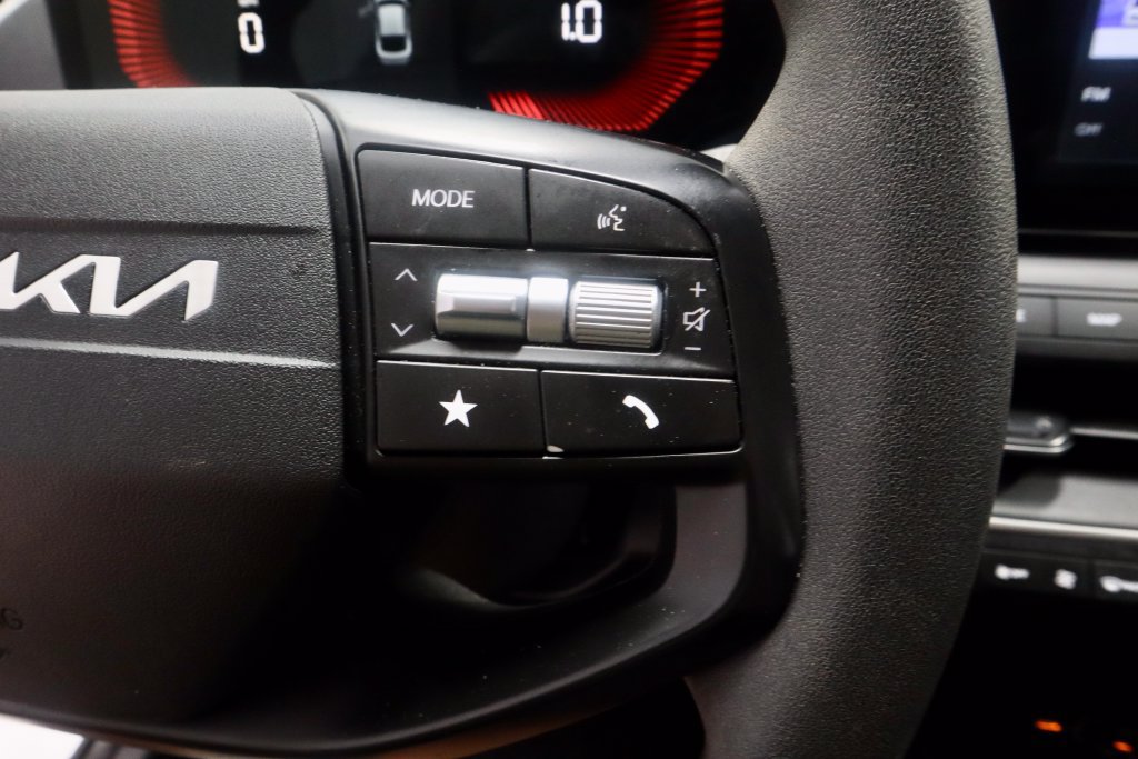 Used 2025 Kia K4 FWD image 28