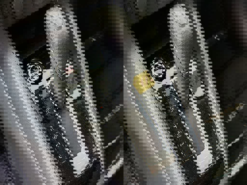 Used 2023 Nissan Versa SV image 17