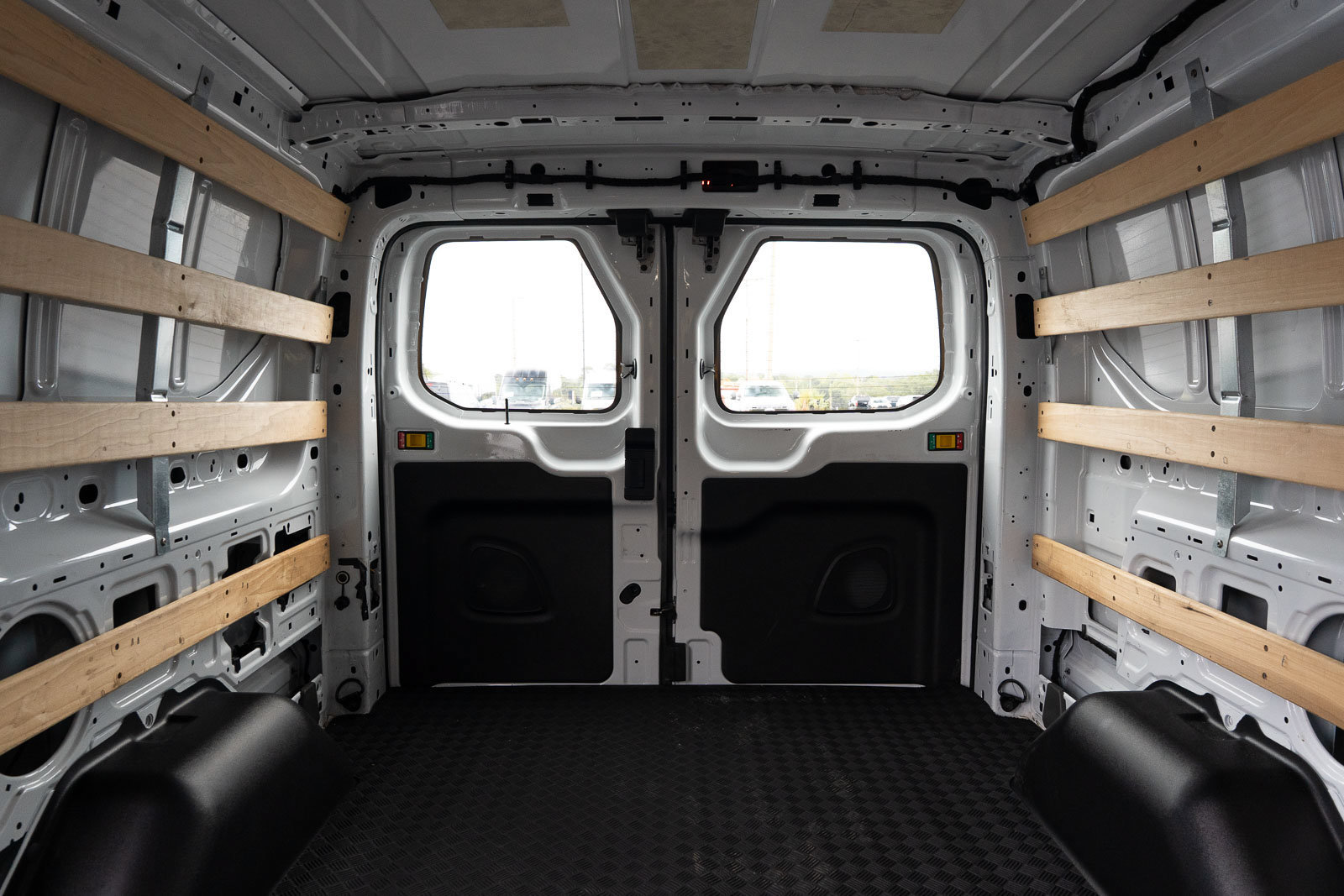 Certified 2025 Ford Transit 250 Low Roof w/ Exterior Upgrade Package RWD image 15