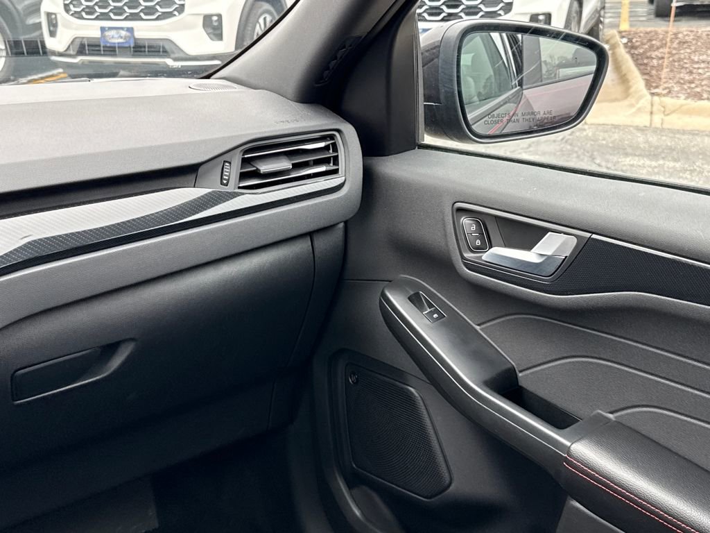 Certified 2023 Ford Escape ST-Line Select w/ Tech Pack #2 image 15
