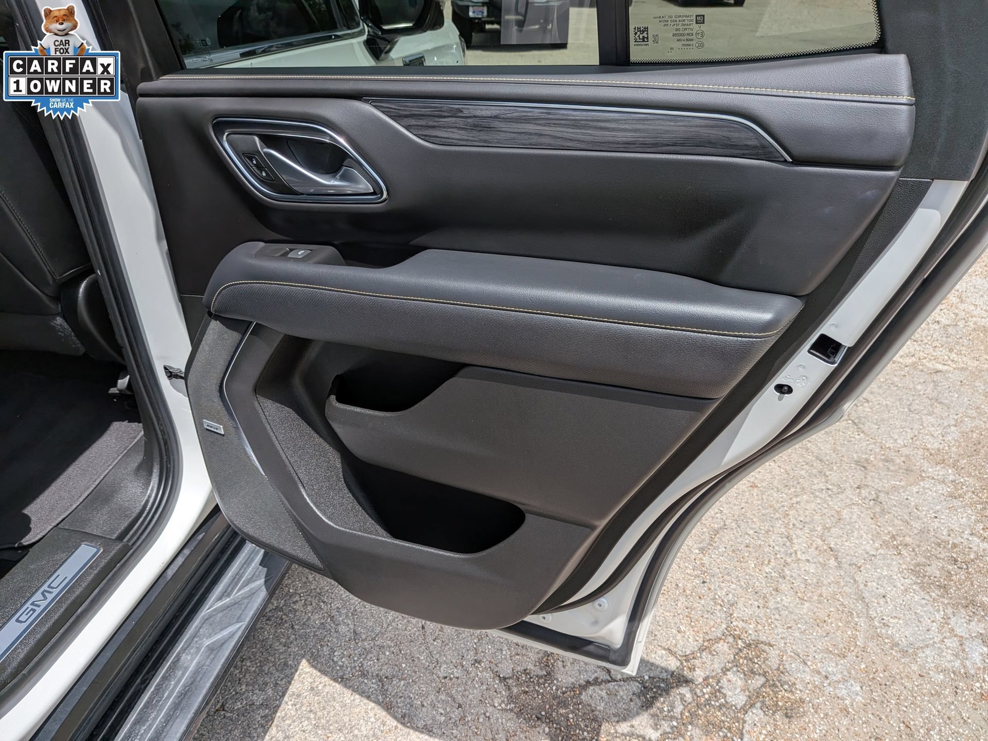 Used 2022 GMC Yukon SLT w/ SLT Luxury Package AWD/4WD image 23
