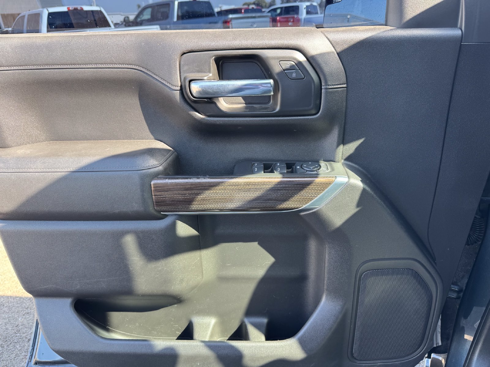 Used 2021 Chevrolet Silverado 1500 LT AWD/4WD image 11