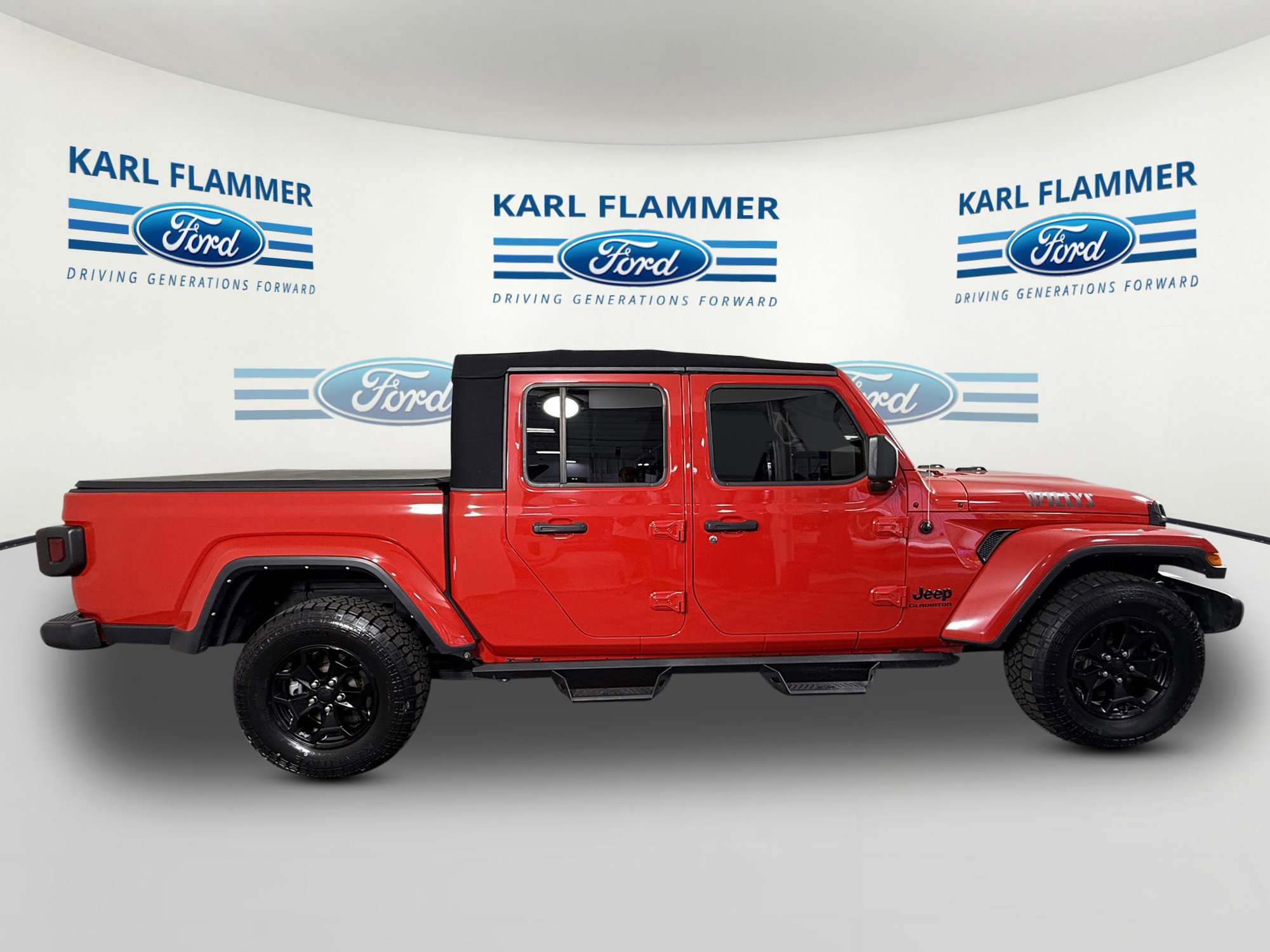 Used 2021 Jeep Gladiator Willys image 2