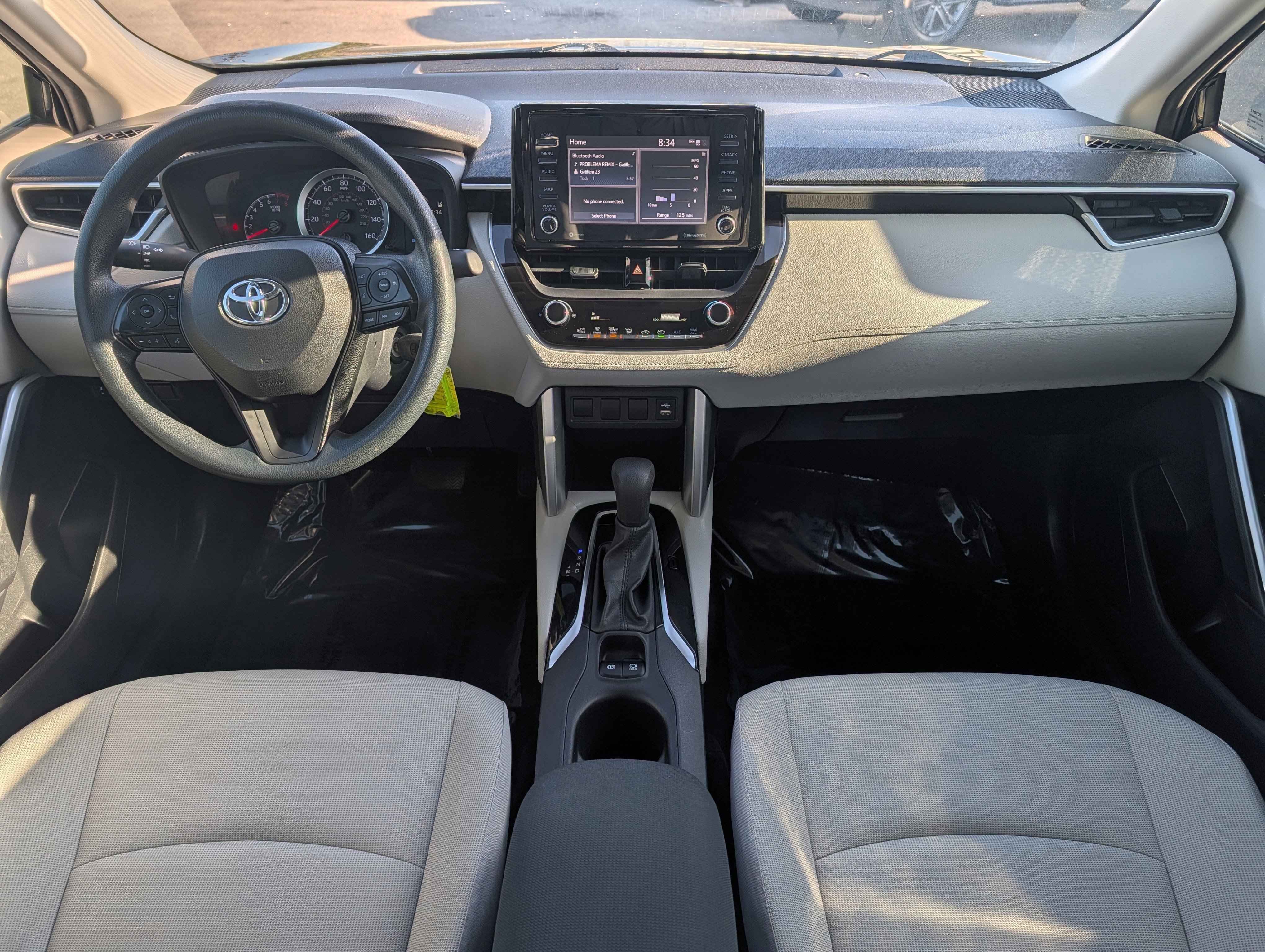 Used 2022 Toyota Corolla Cross L image 15