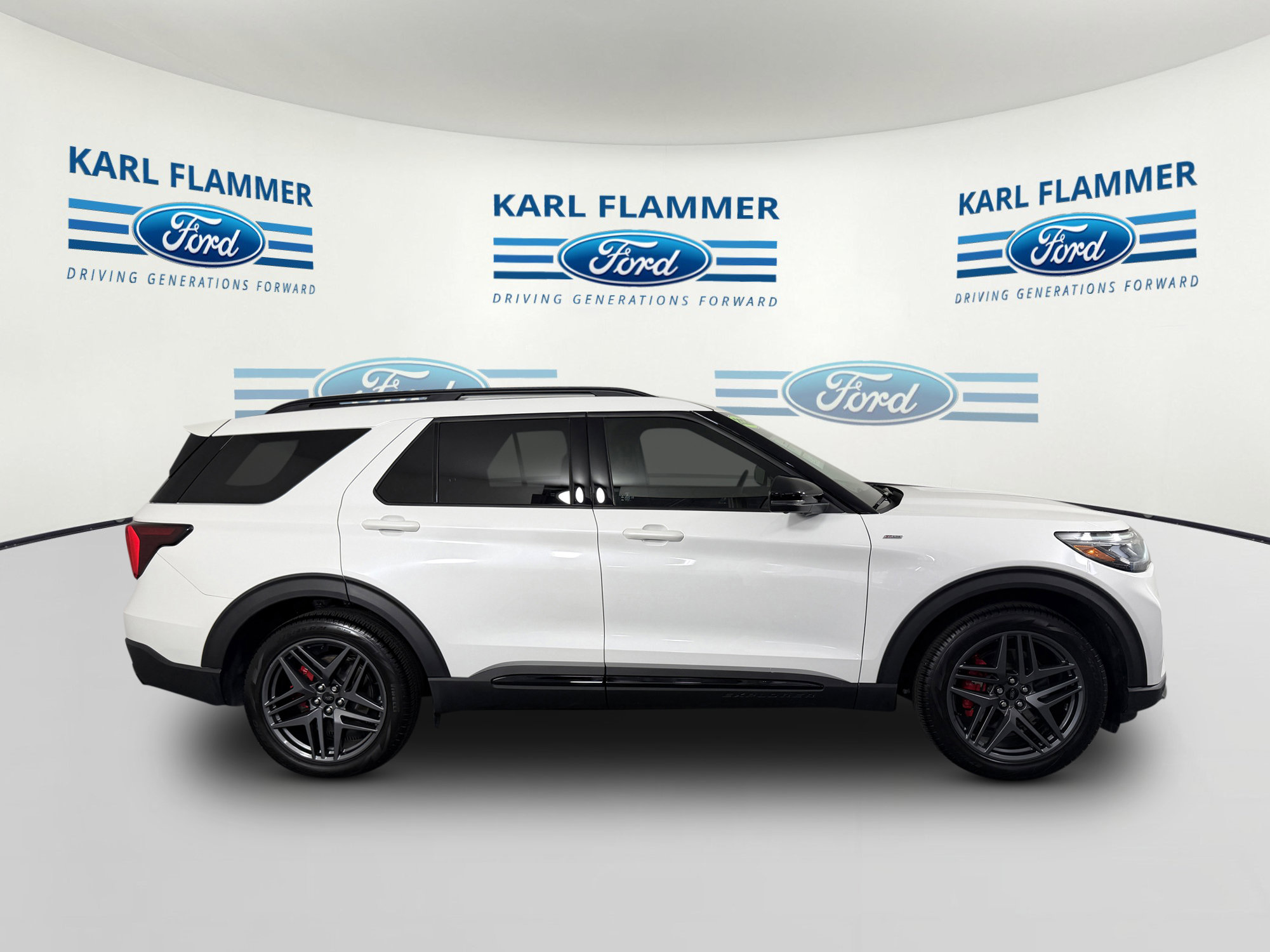 Certified 2025 Ford Explorer ST-Line w/ Premium Package RWD image 2