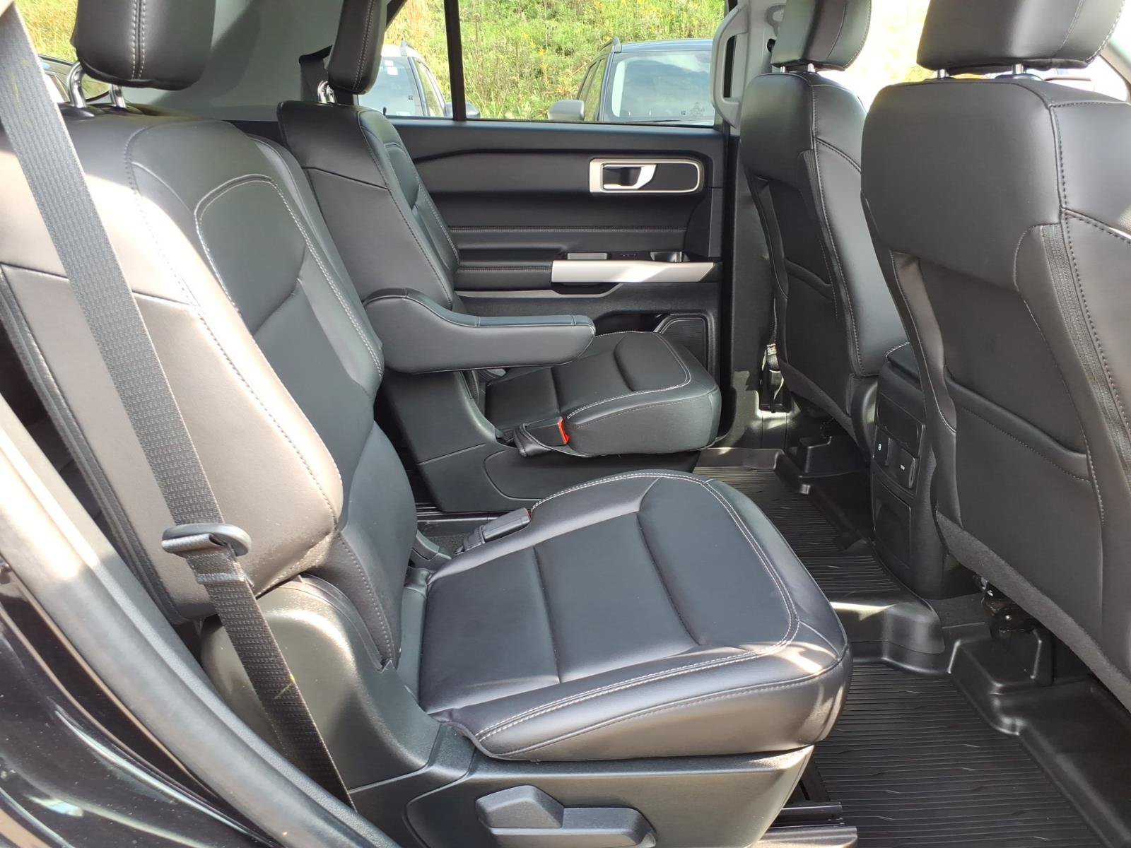Certified 2023 Ford Explorer XLT w/ Equipment Group 202A AWD/4WD image 9