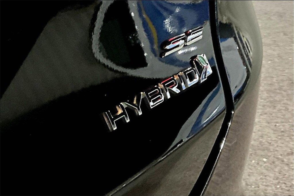 Certified 2017 Ford Fusion SE w/ Equipment Group 601A image 8