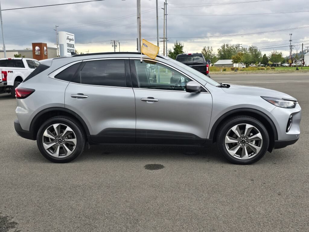 Certified 2023 Ford Escape Platinum AWD/4WD image 5