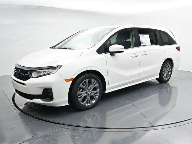 Used 2025 Honda Odyssey Touring image 4