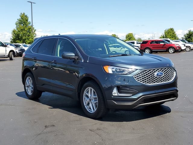 Certified 2023 Ford Edge SEL w/ Convenience Package AWD/4WD image 2