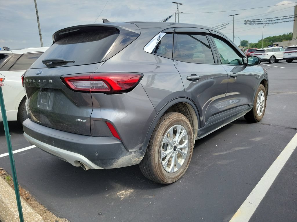 Certified 2023 Ford Escape Active w/ Tech Pack #2 AWD/4WD image 3