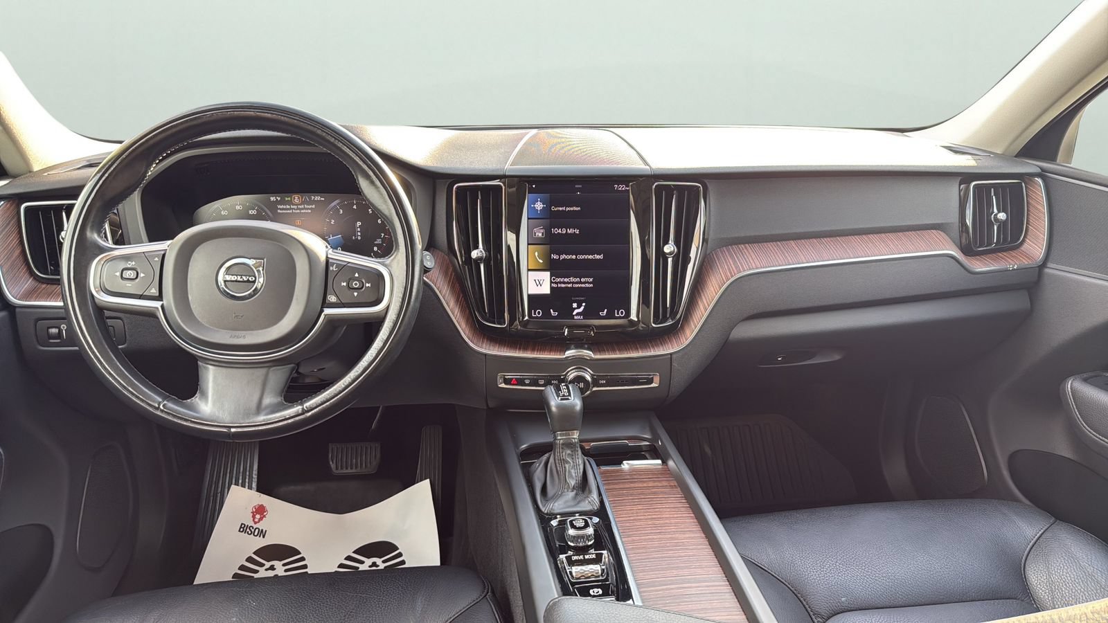 Used 2021 Volvo XC60 T5 Momentum w/ Premium Package AWD/4WD image 22