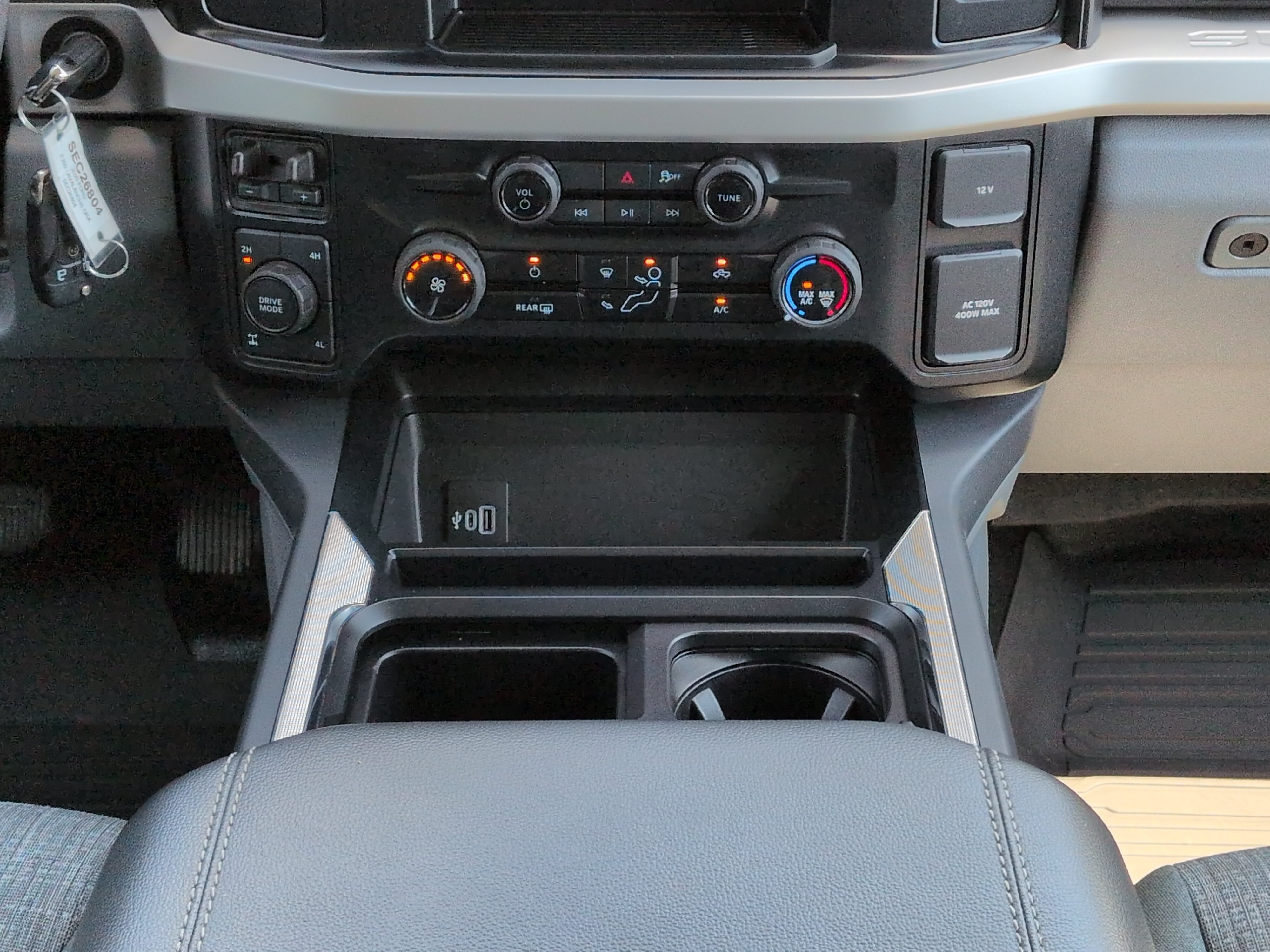 Certified 2025 Ford F250 XLT AWD/4WD image 17