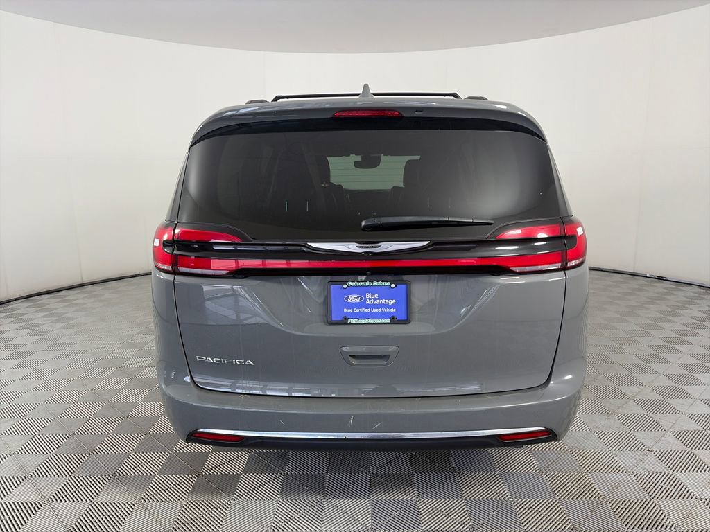 Used 2022 Chrysler Pacifica Touring-L FWD image 6