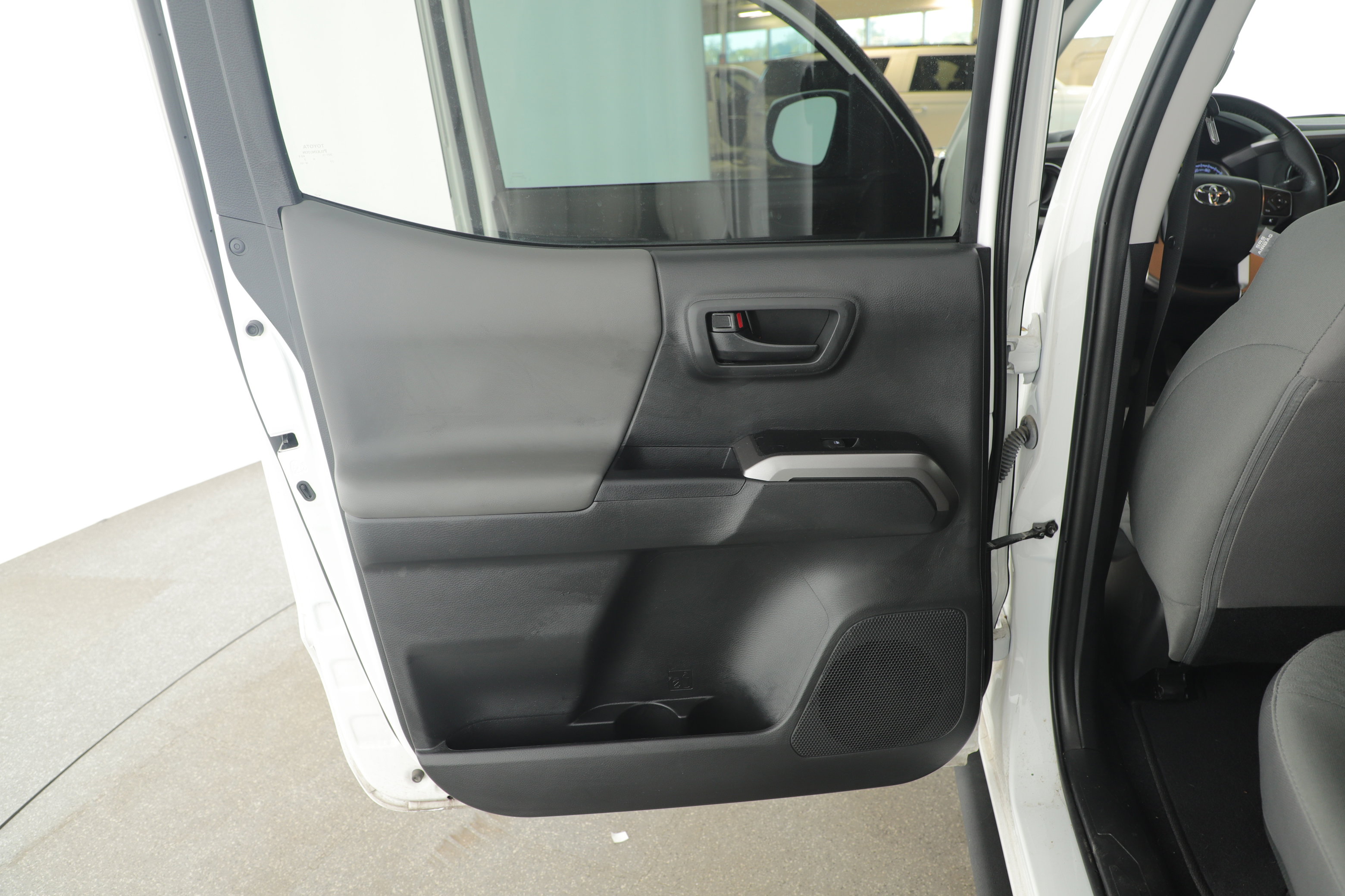 Used 2023 Toyota Tacoma SR5 image 15