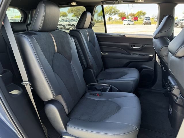 Used 2026 Toyota Grand Highlander MAX Platinum image 32