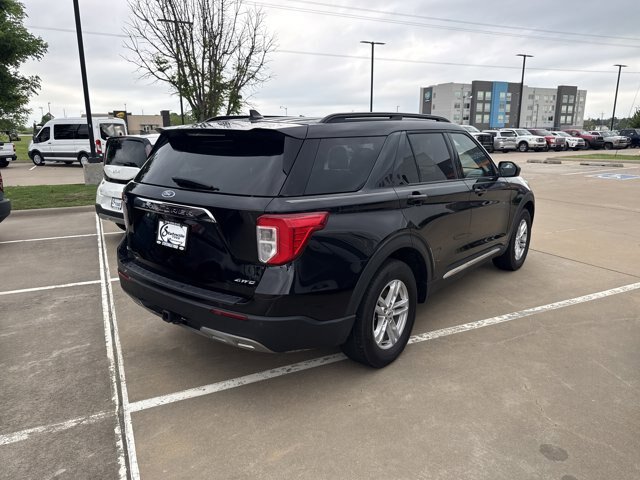 Certified 2023 Ford Explorer XLT w/ Equipment Group 202A AWD/4WD image 3