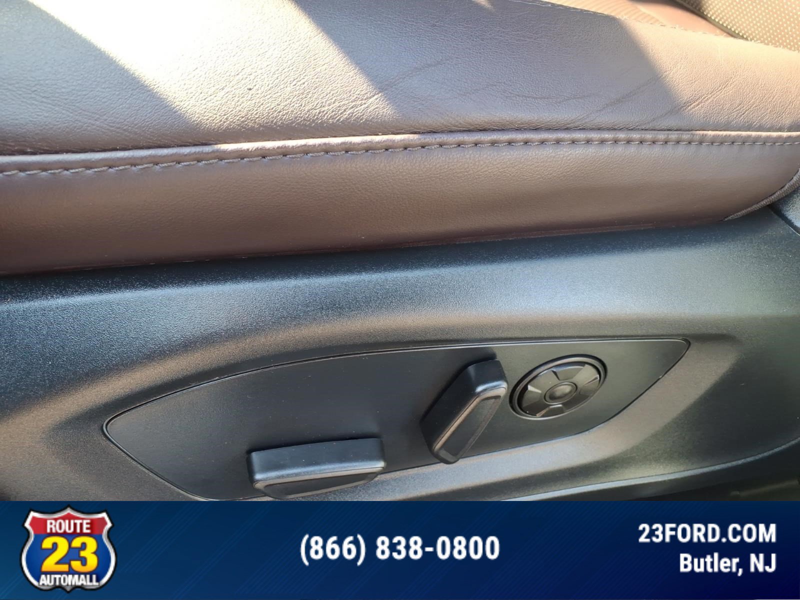 Certified 2025 Ford Explorer Platinum w/ Ultimate Package AWD/4WD image 22