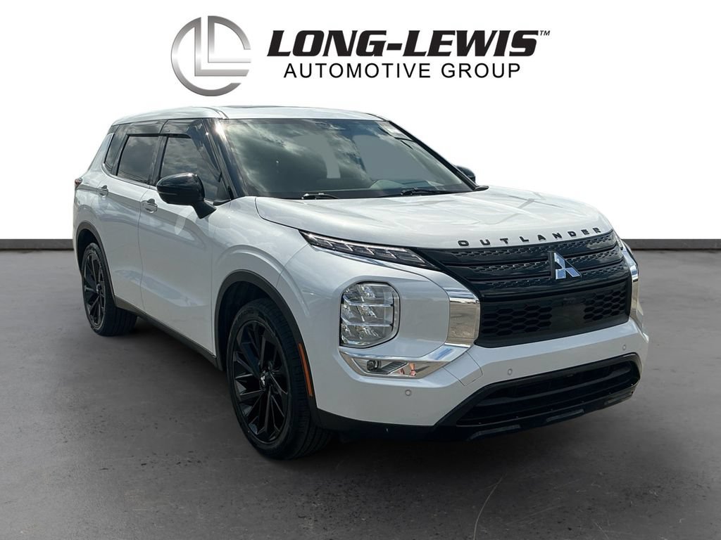 Used 2024 Mitsubishi Outlander SE Black Edition FWD image 10