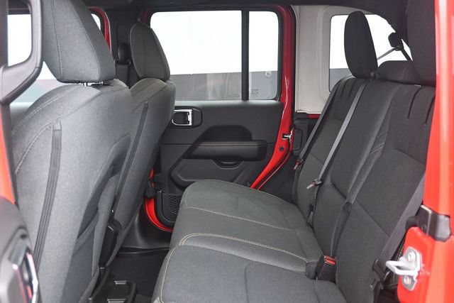 Used 2025 Jeep Wrangler Unlimited Sahara AWD/4WD image 5