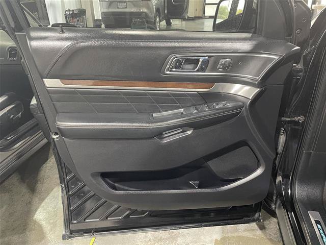 Certified 2018 Ford Explorer Platinum AWD/4WD image 10