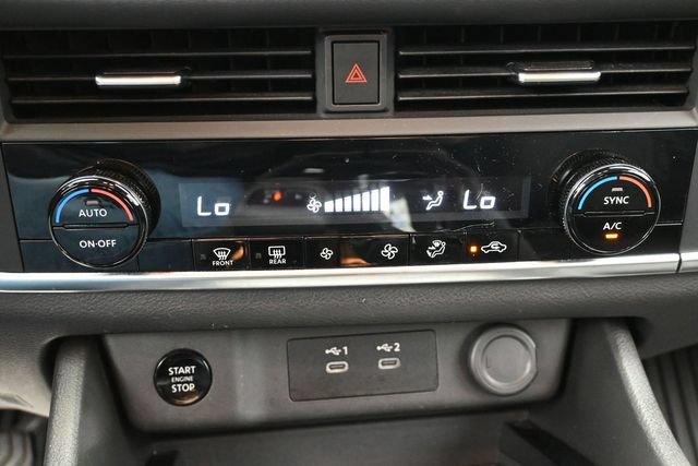Used 2025 Nissan Rogue SV FWD image 21
