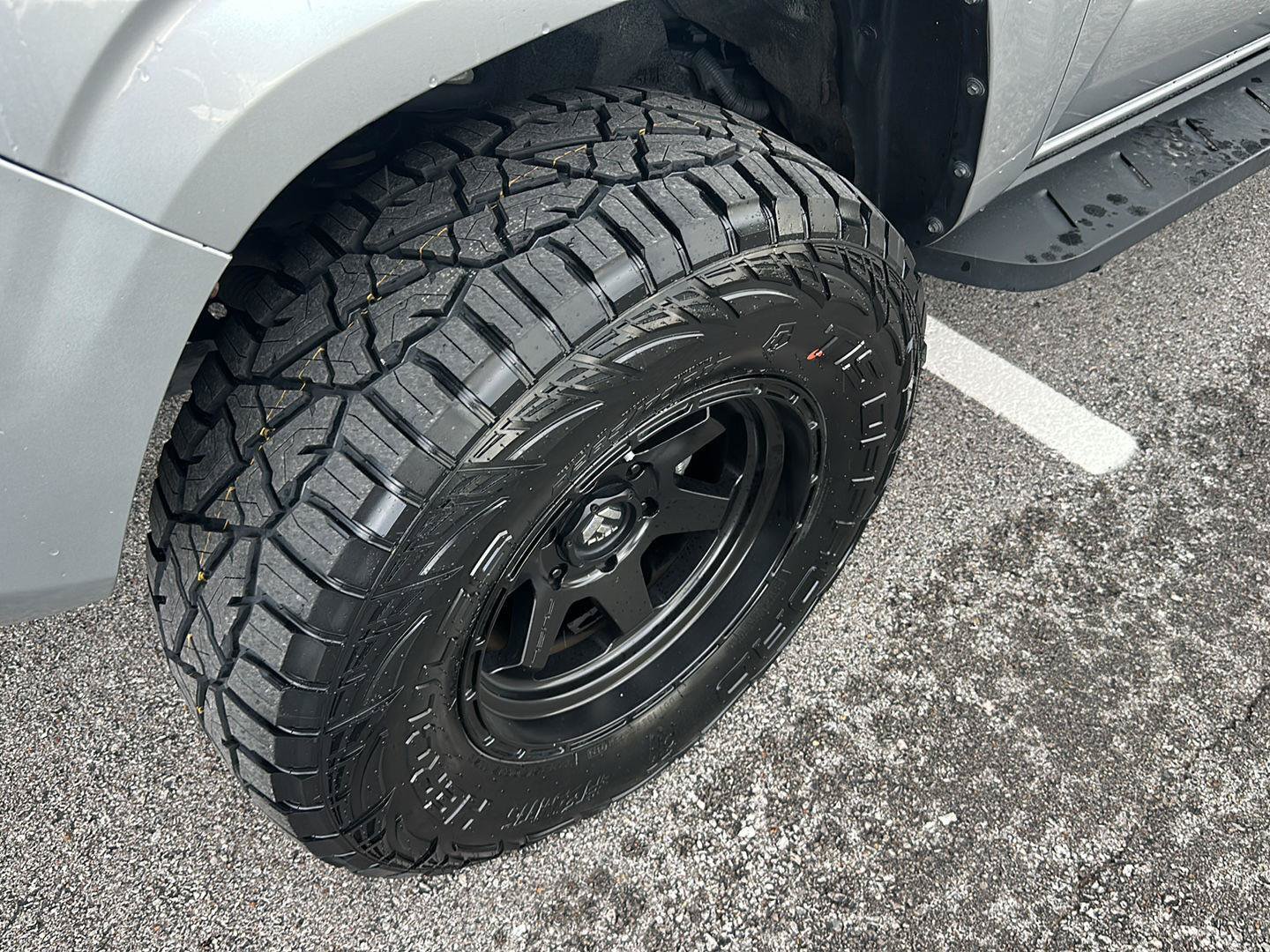 Used 2022 Toyota Tacoma SR AWD/4WD image 9