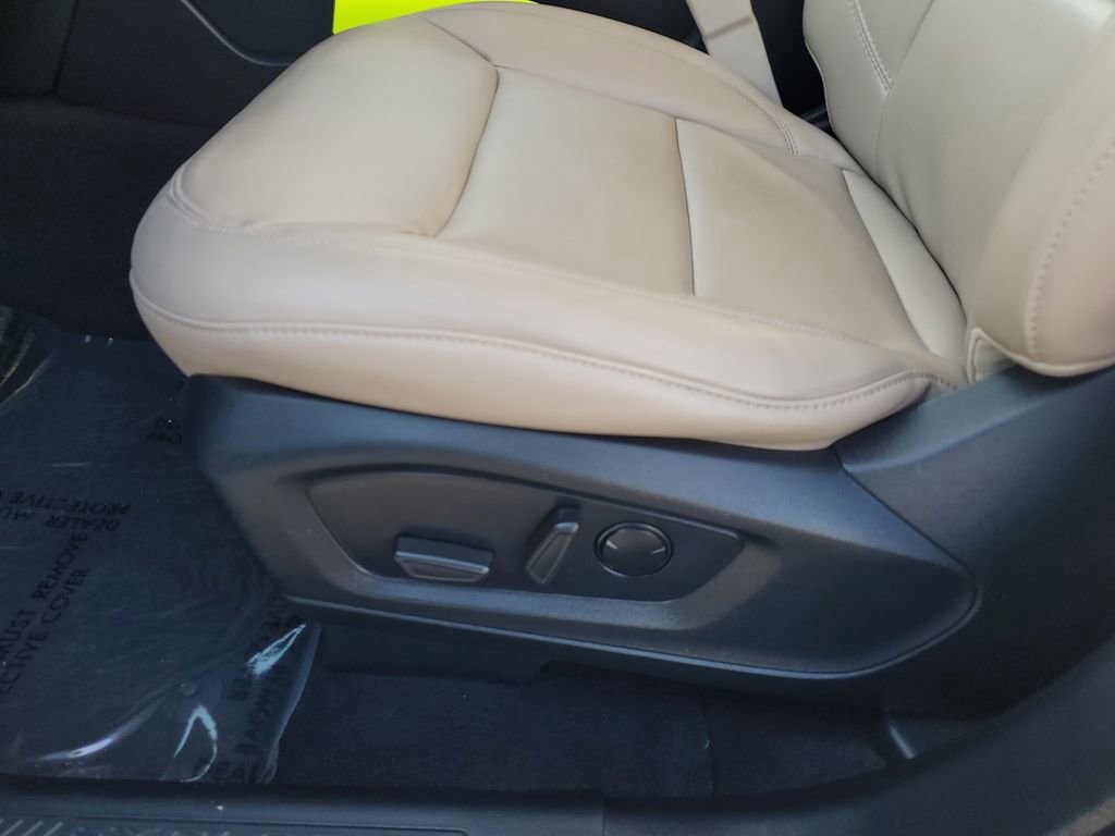 Certified 2023 Ford Explorer XLT w/ Equipment Group 202A image 9