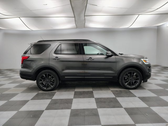 Certified 2018 Ford Explorer XLT w/ Equipment Group 202A AWD/4WD image 7