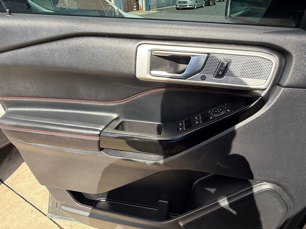 Certified 2022 Ford Explorer ST-Line AWD/4WD image 21