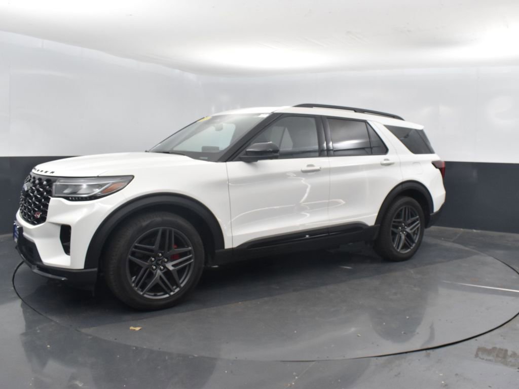 Certified 2025 Ford Explorer ST image 2