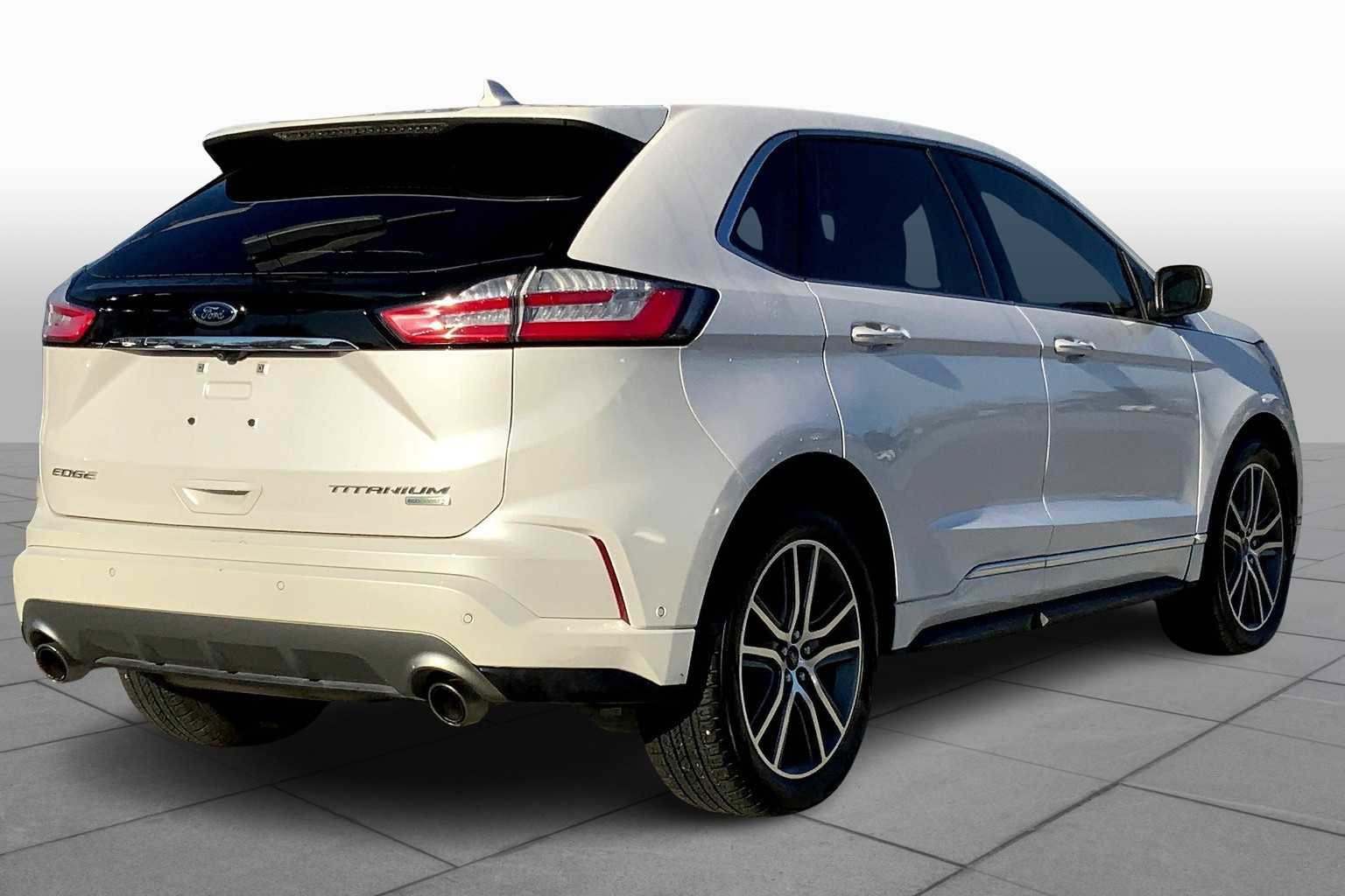 Certified 2019 Ford Edge Titanium w/ Equipment Group 301A FWD image 13