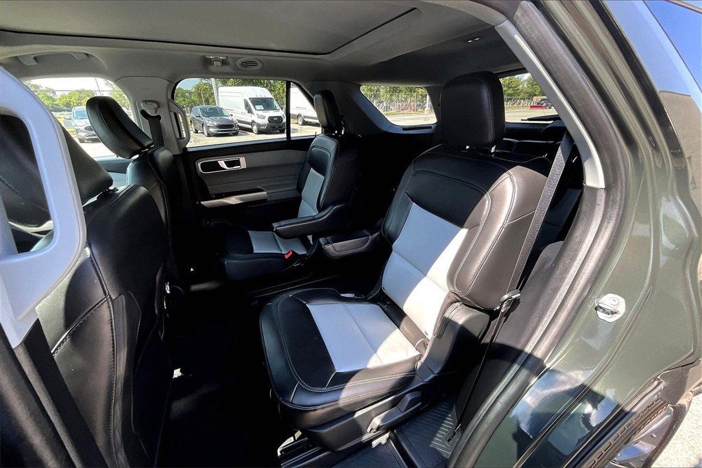 Certified 2022 Ford Explorer XLT w/ Equipment Group 202A image 25