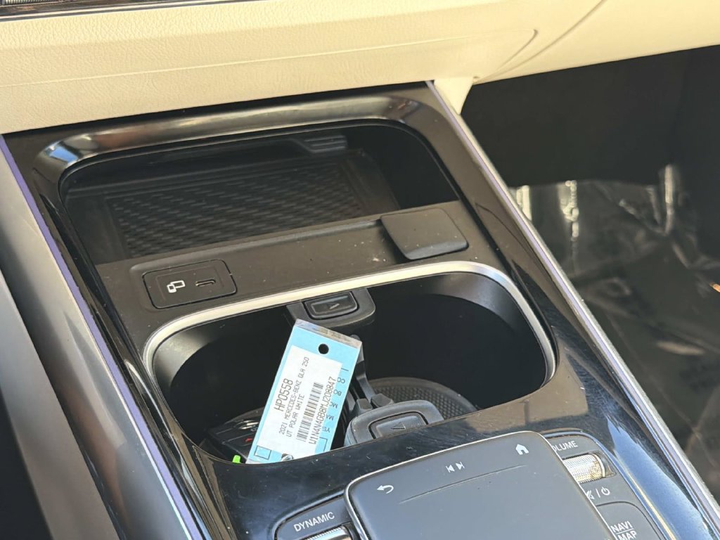 Used 2021 Mercedes-Benz GLA 250 w/ Premium Package image 27