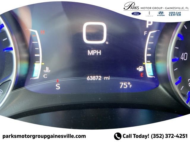 Used 2024 Chrysler Pacifica Touring-L image 17