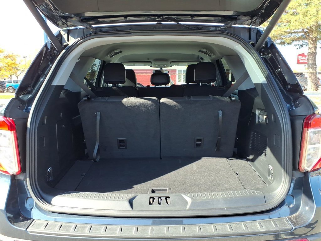 Certified 2023 Ford Explorer XLT w/ Equipment Group 202A AWD/4WD image 10
