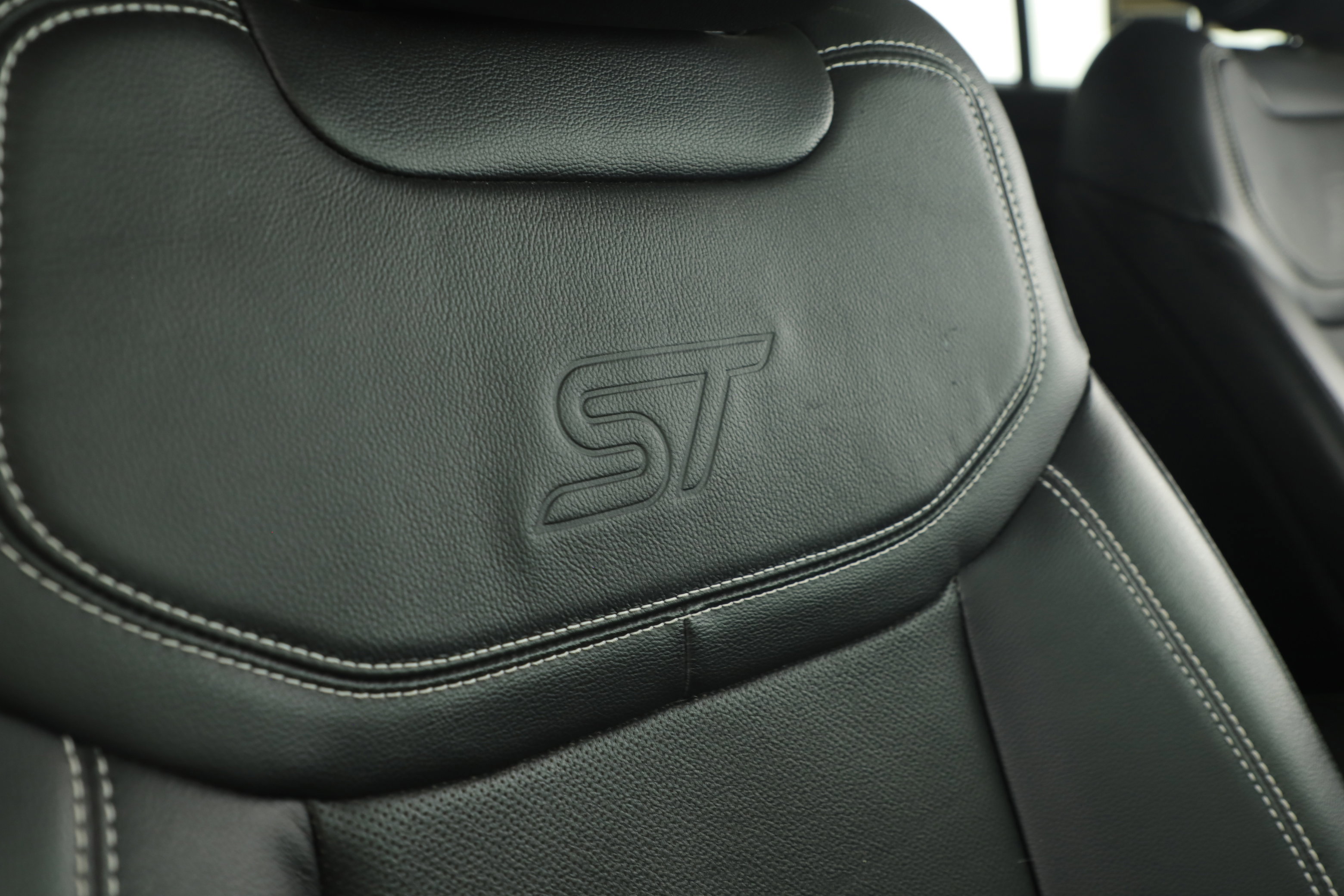 Certified 2024 Ford Explorer ST w/ Equipment Group 401A image 15