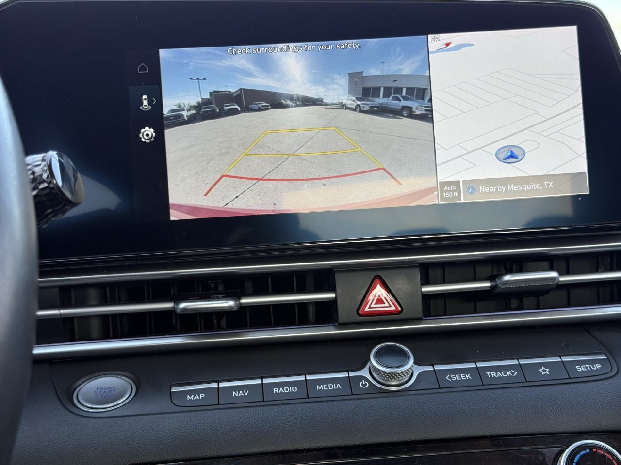 Used 2025 Hyundai Elantra Limited FWD image 18