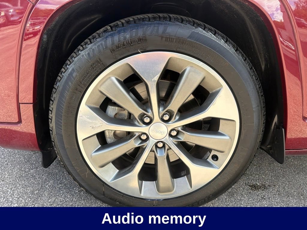 Used 2019 Jeep Cherokee Overland AWD/4WD image 13