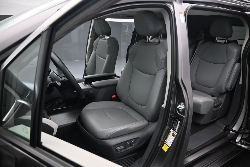 Used 2021 Toyota Sienna XLE FWD image 9