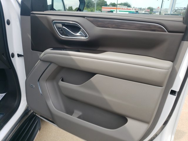 Used 2022 Chevrolet Tahoe LT w/ Luxury Package AWD/4WD image 19