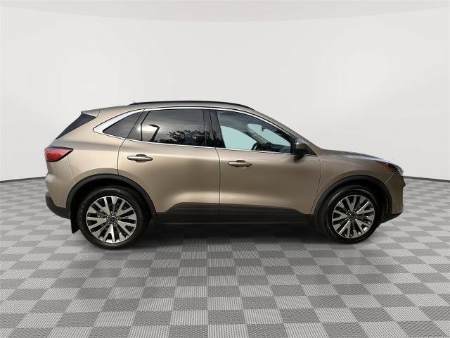 Certified 2021 Ford Escape Titanium w/ Class II Trailer Tow Package AWD/4WD image 8
