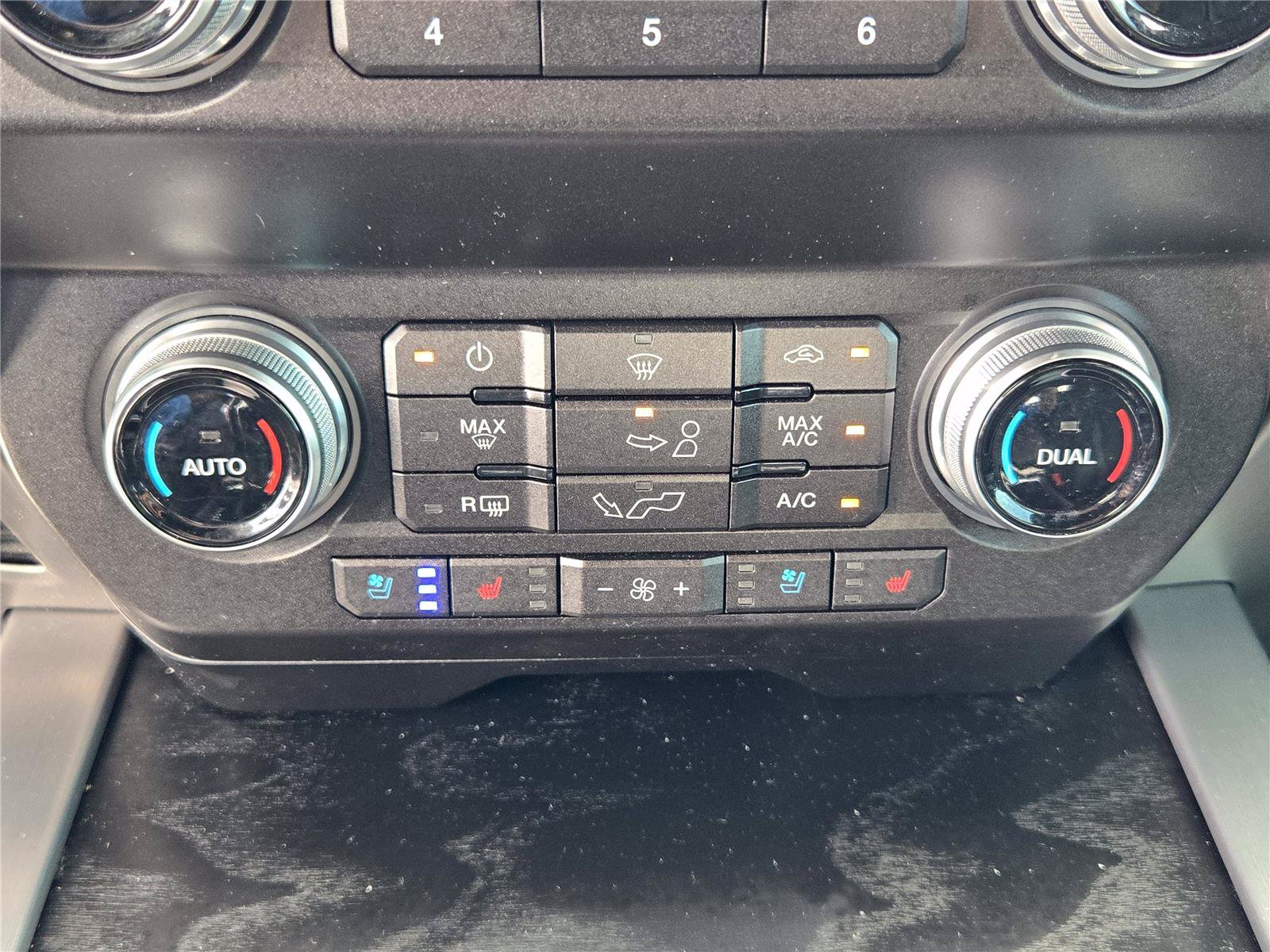 Certified 2019 Ford F150 Platinum w/ Equipment Group 701A Luxury AWD/4WD image 18