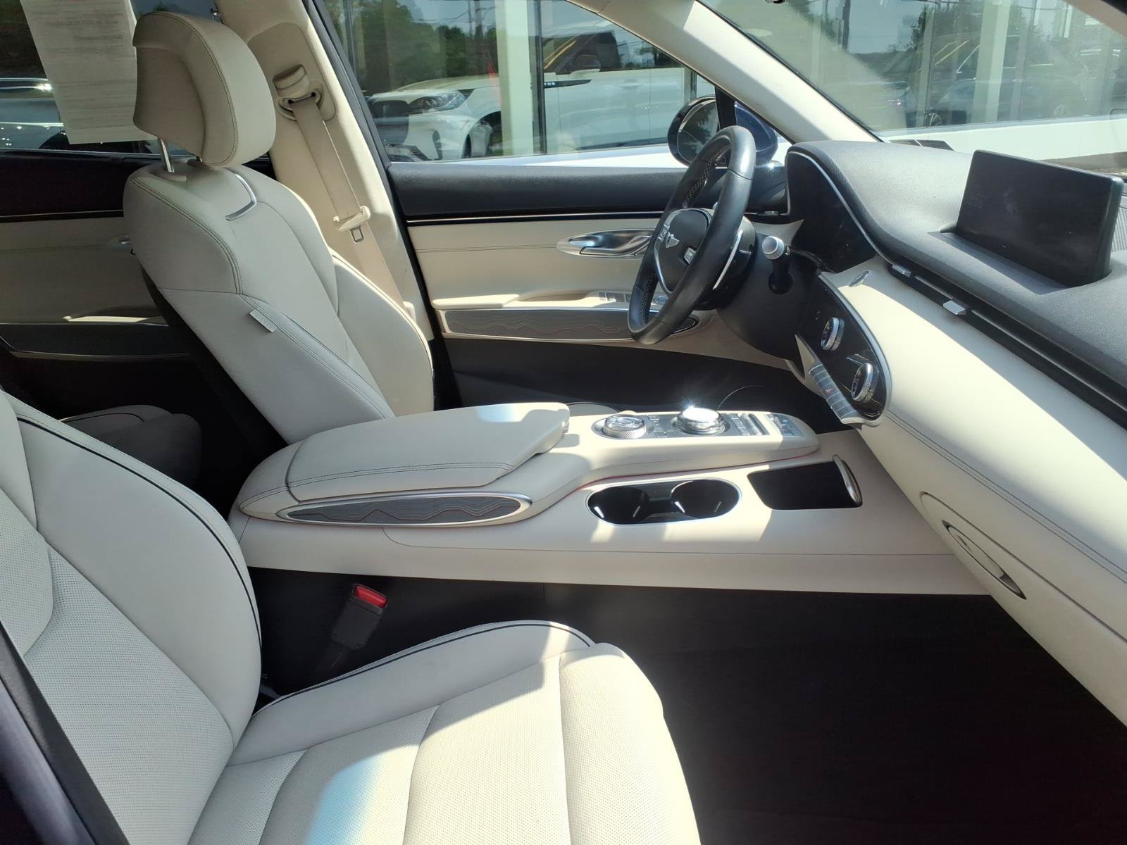 Used 2022 Genesis GV70 2.5T w/ Advanced Package AWD/4WD image 10