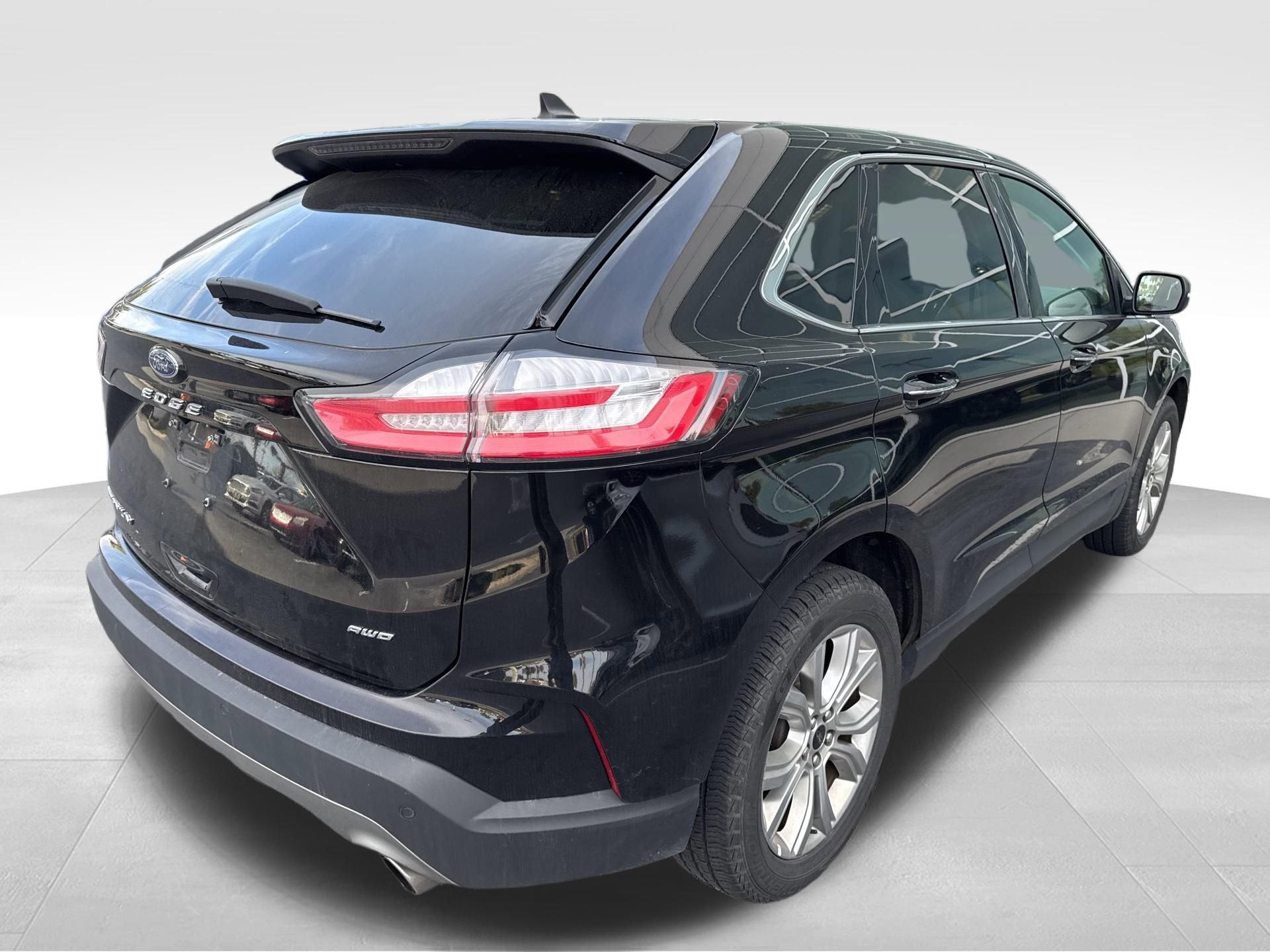 Certified 2024 Ford Edge Titanium image 5