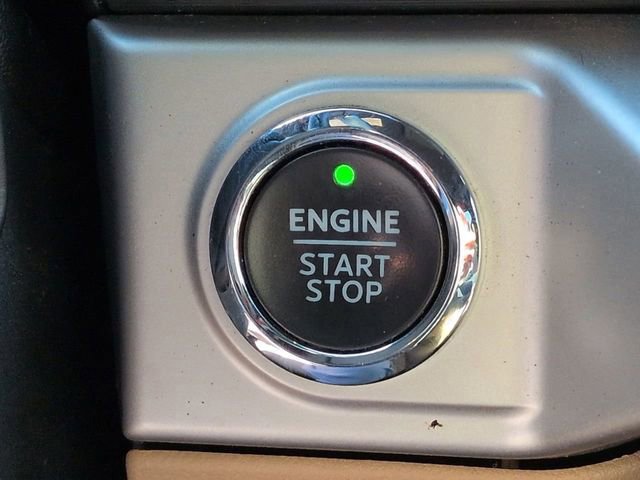 Certified 2022 Ford F150 XLT w/ Equipment Group 302A High image 33