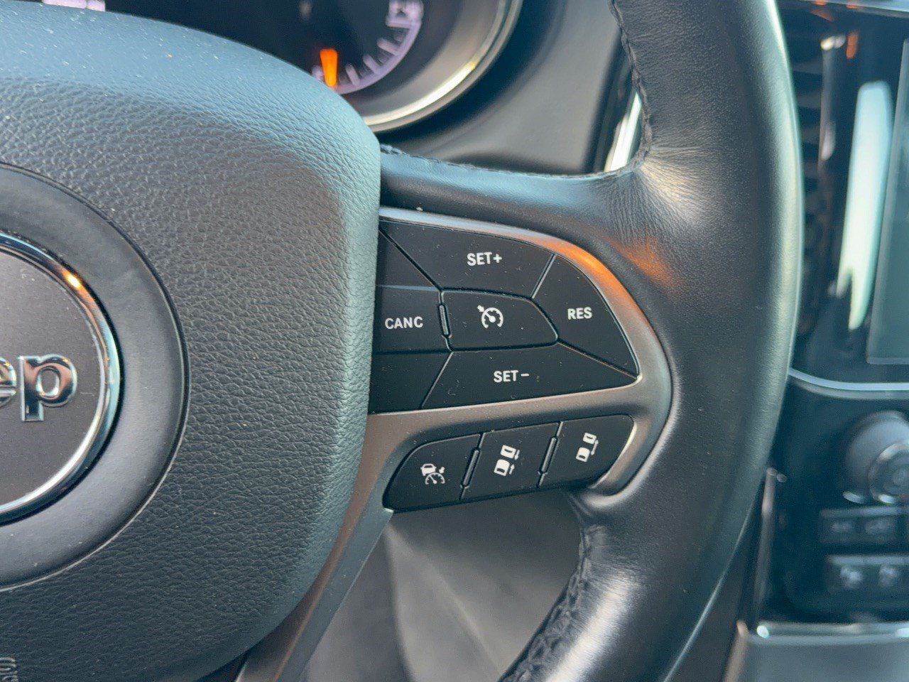 Used 2021 Jeep Grand Cherokee High Altitude RWD image 19