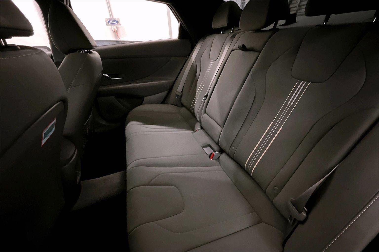 Used 2024 Hyundai Elantra SEL w/ Convenience Package image 25