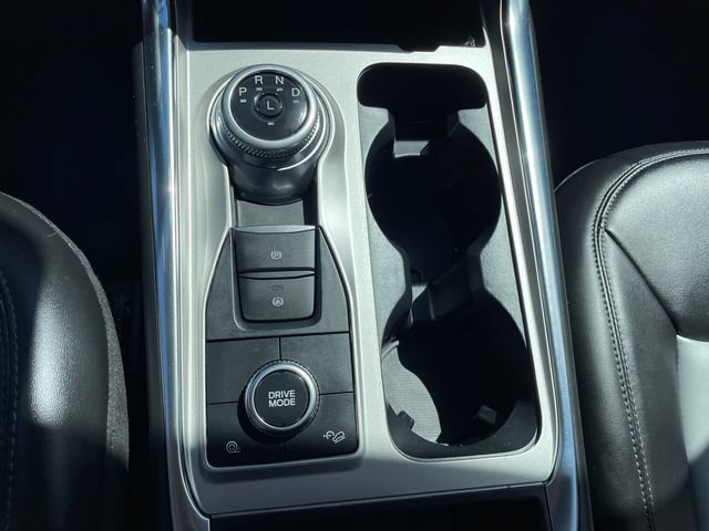 Certified 2022 Ford Explorer XLT w/ Equipment Group 202A AWD/4WD image 40