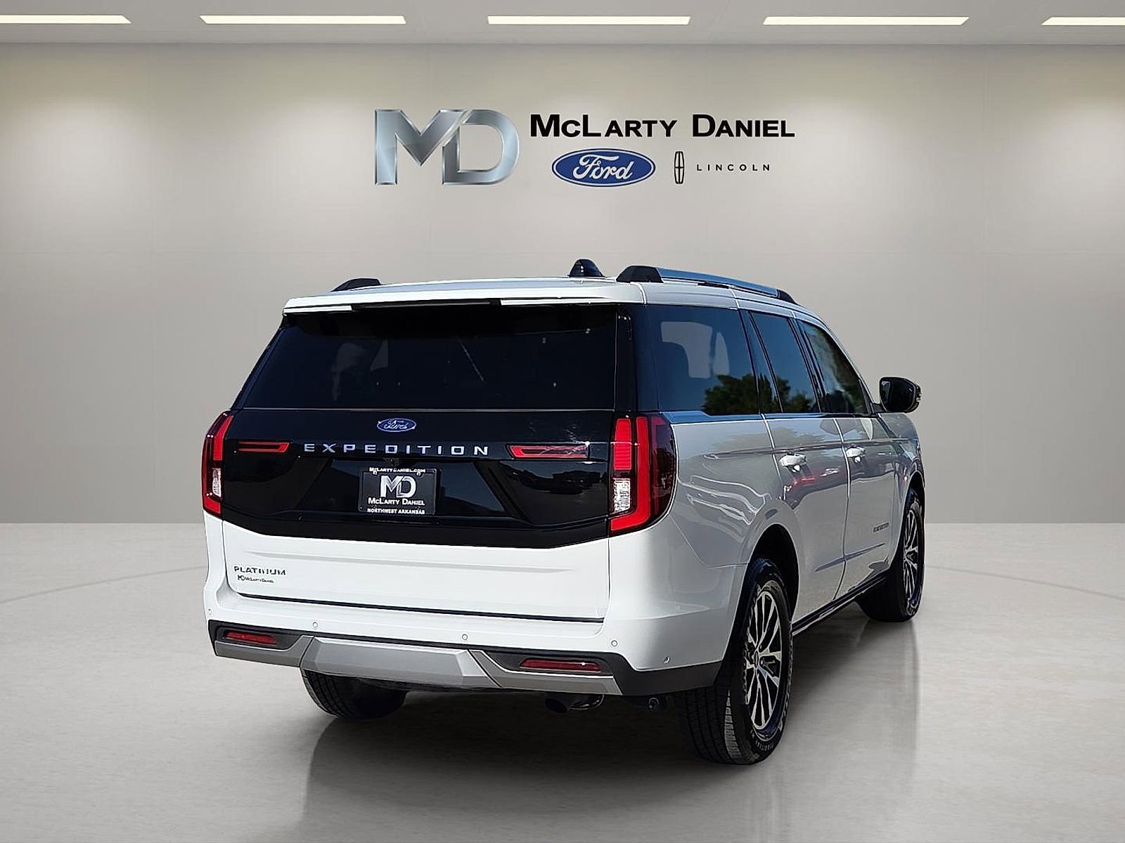 Certified 2025 Ford Expedition Platinum AWD/4WD image 5